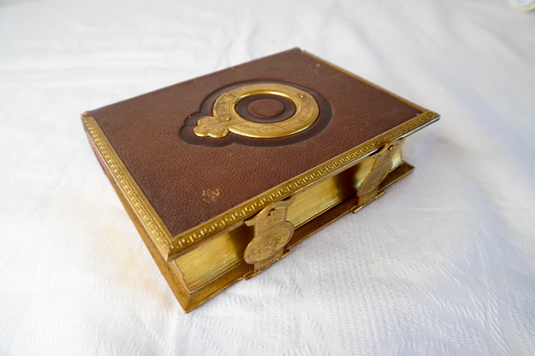 フランス アンティーク 革製アルバム 真鍮装飾 19世紀