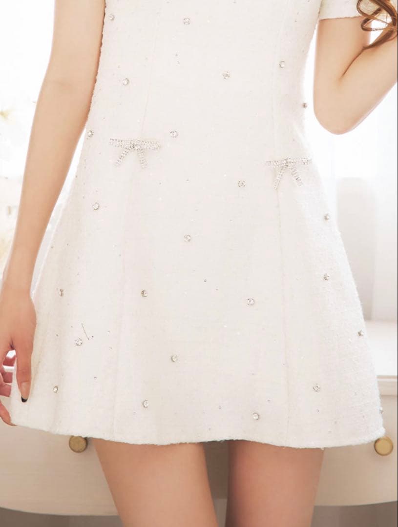 ホワイトビジューAラインドレス