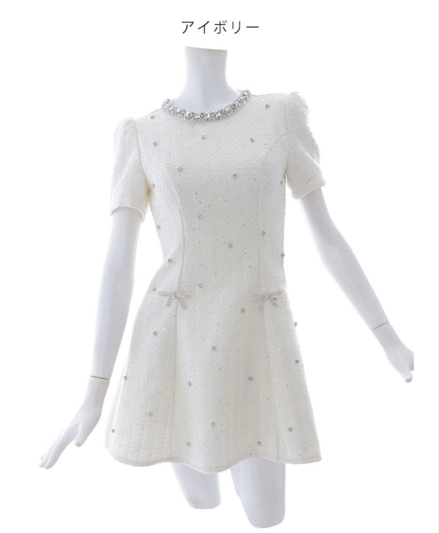 ホワイトビジューAラインドレス