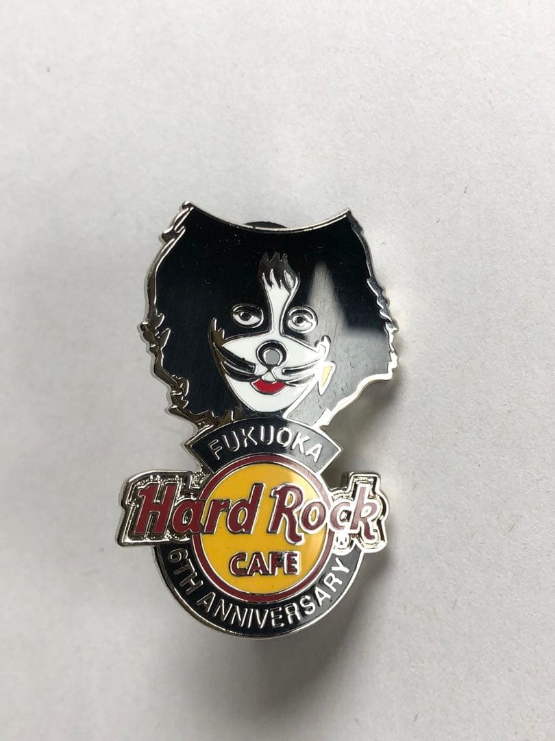 ハードロックカフェ福岡　6thアニバーサリー　キッスパズルピンバッジ　化粧箱付き