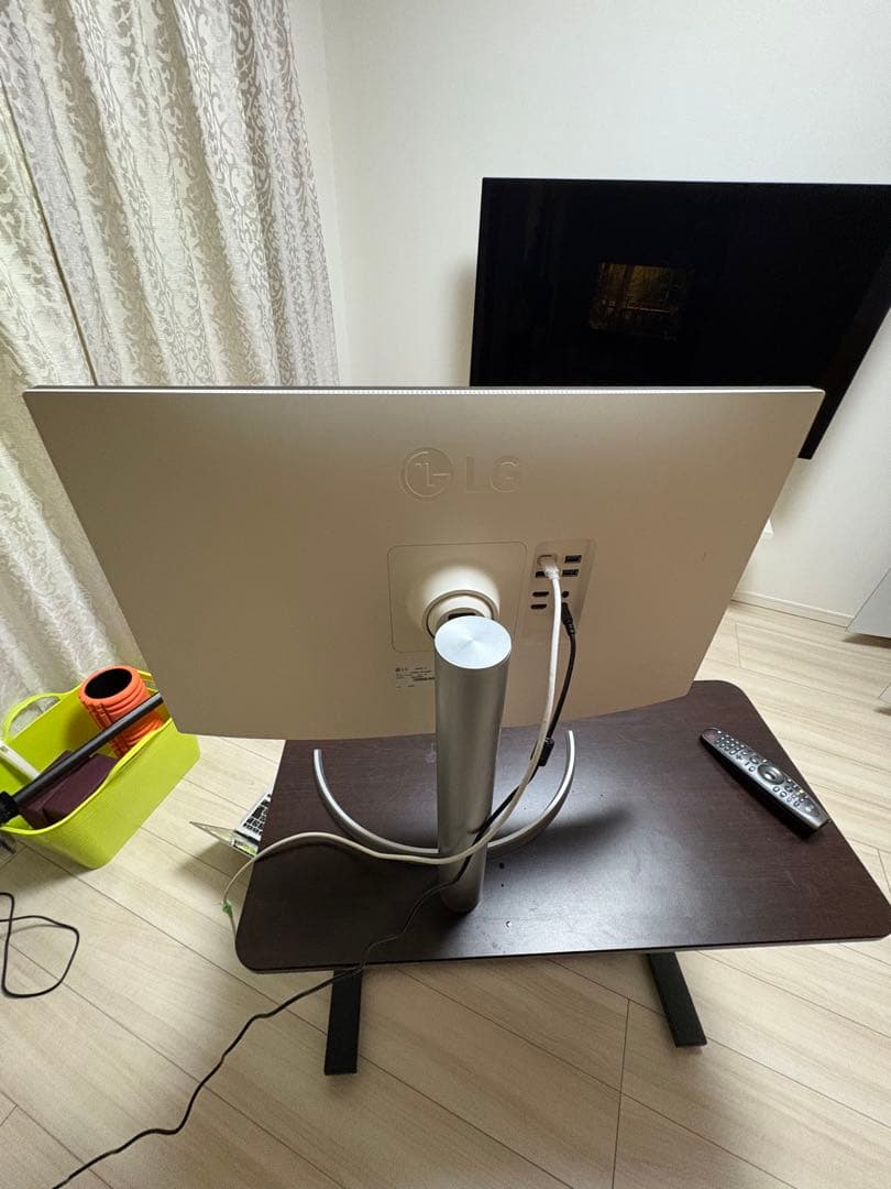 LG 27UP850-W / 27インチ / 4K / USB-C対応