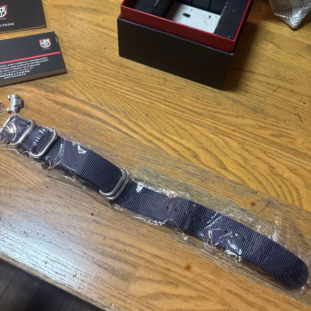 Luminox Navy Seal Steel 3200 Series (箱難)