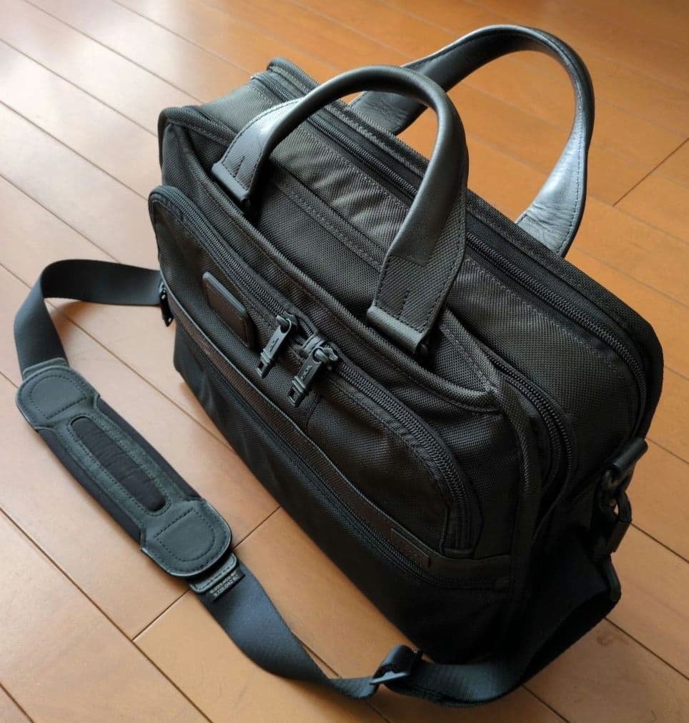 TUMI エクスパンダブル ビジネスバッグ ブラック