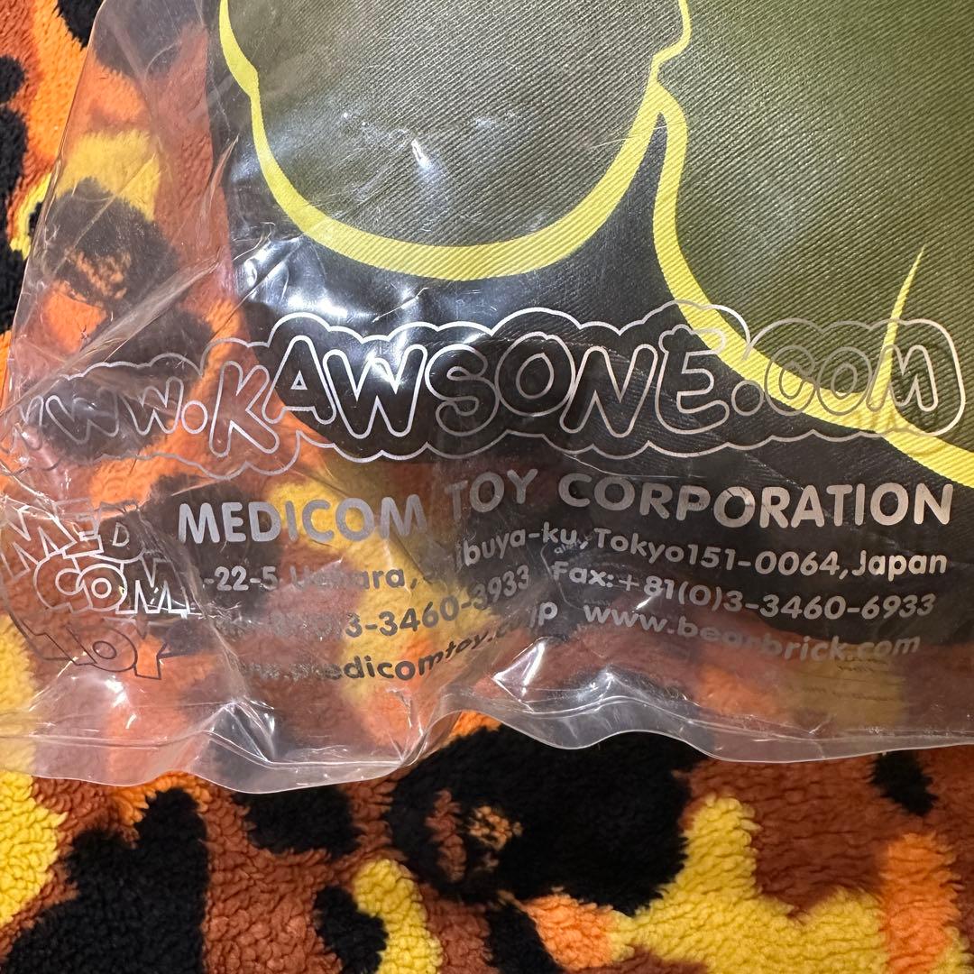 KAWS × MEDICOM TOY クッション 新品未使用