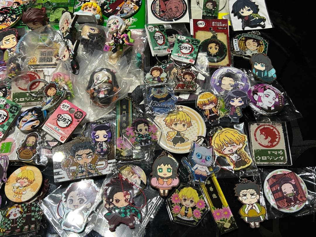 レア　鬼滅の刃 グッズ　まとめ売り　フィギュア　アクリルキーホルダー　缶バッジ