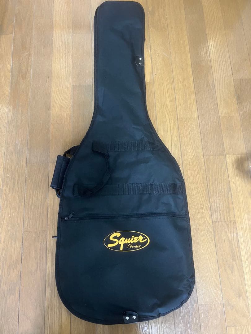 Squier Stratocaster ホワイト　ケース付き