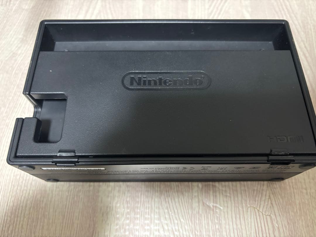 Nintendo Switch本体（Joy-Conストラップ不足）