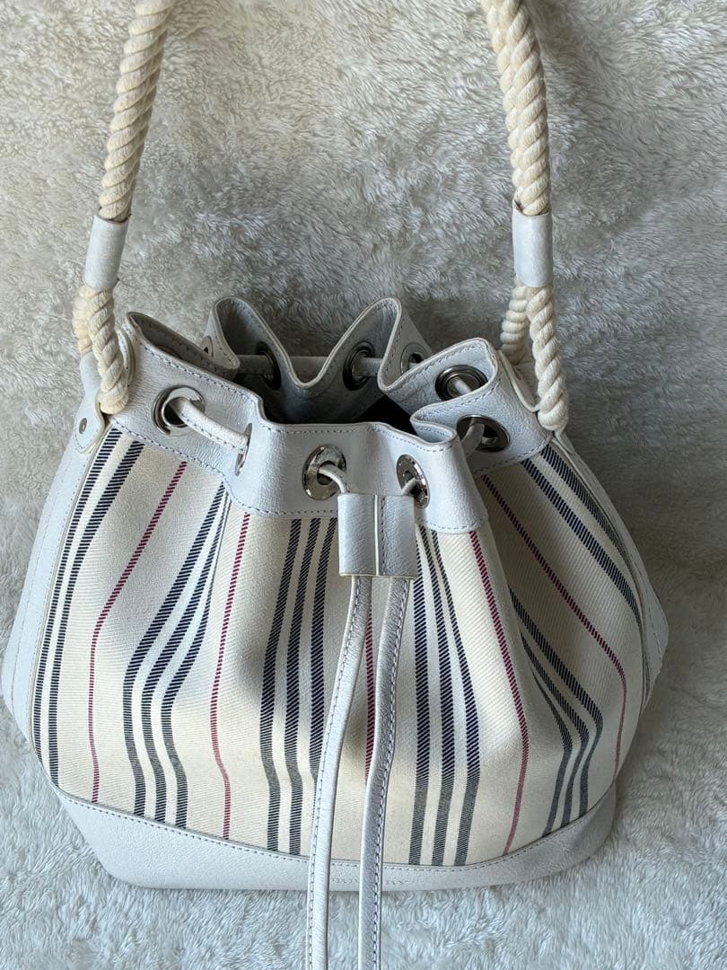 BURBERRY ストライプ バケットバッグ ロープハンドル　ホワイトレザー