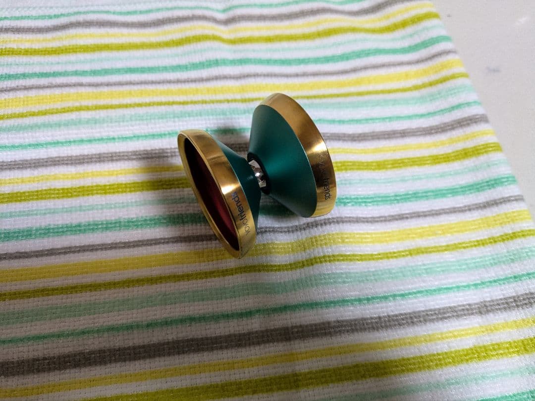 ハミングバード hummingbird ヨーヨーレッド/グリーン/ゴールドリム