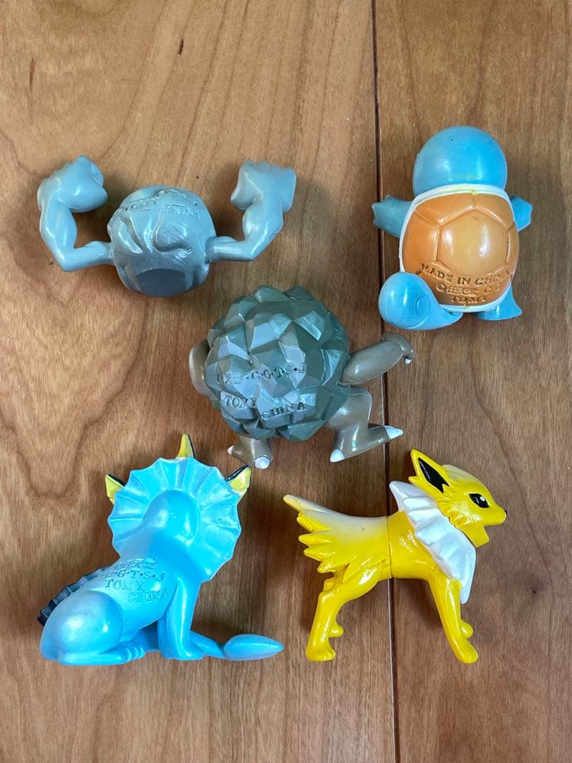 ポケットモンスター　ポケモン　モンコレ　Pokemon カブトプス　シャワーズ