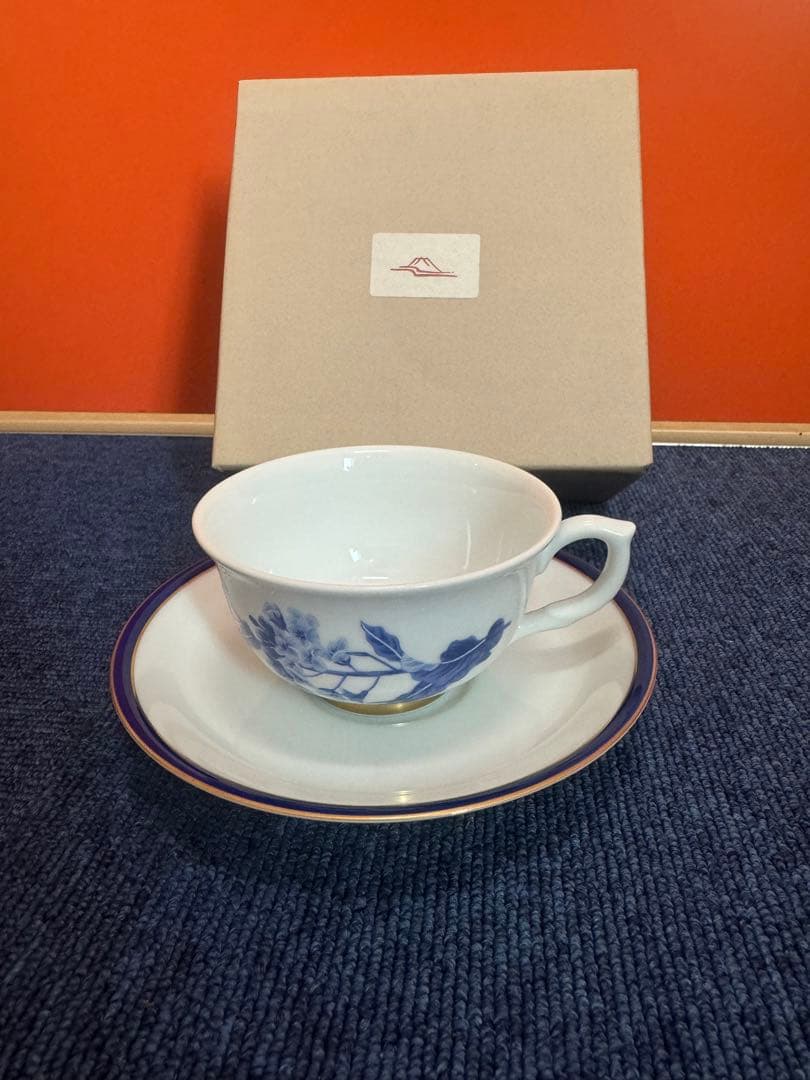 1845 深川製磁　菜の花　紅茶碗皿　金彩　未使用