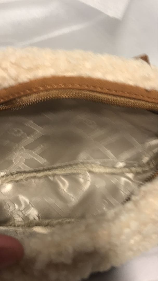 最終セールuggムートンショルダーバッグ