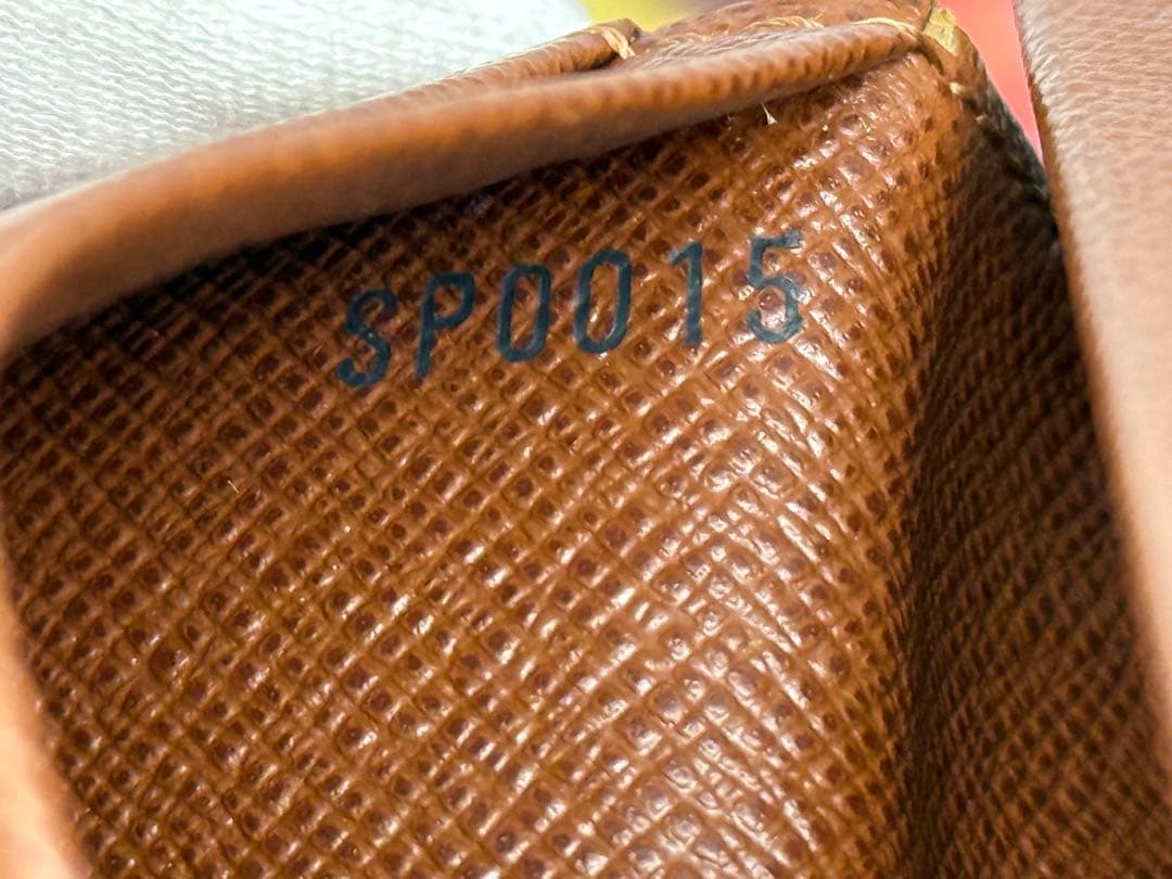 美品！ルイヴィトン　ポルトモネ・ビエ・トレゾール　L字形二つ折り財布