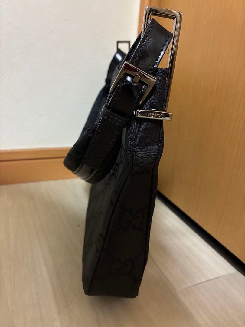 GUCCI GGパターン ブラックショルダーバッグ