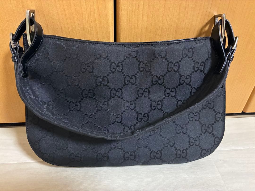GUCCI GGパターン ブラックショルダーバッグ