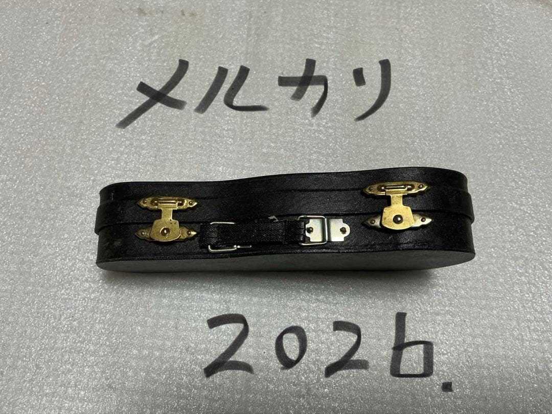 ミニチュア楽器、音は鳴らないディスプレイとなります。【ケース付き】。