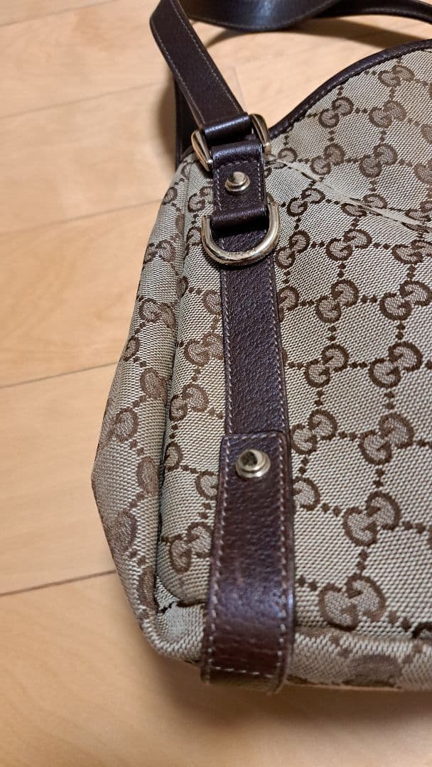 GUCCI　GGパターン　ショルダーバッグ