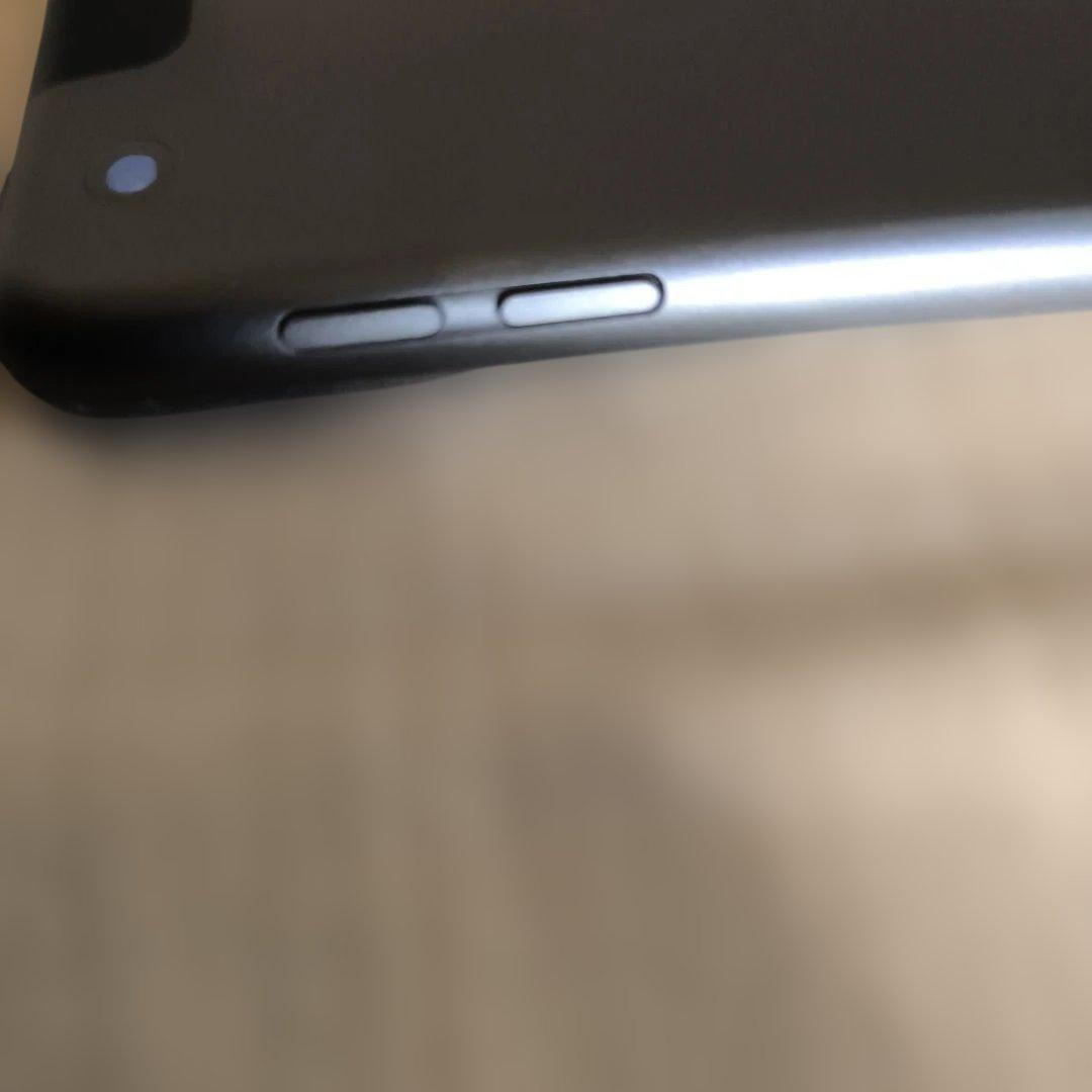 第8世代 32GB セルラーモデル 32GBスペースグレ85％