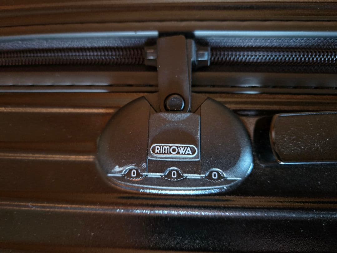 RIMOWA ブラック キャリーケース 63L
