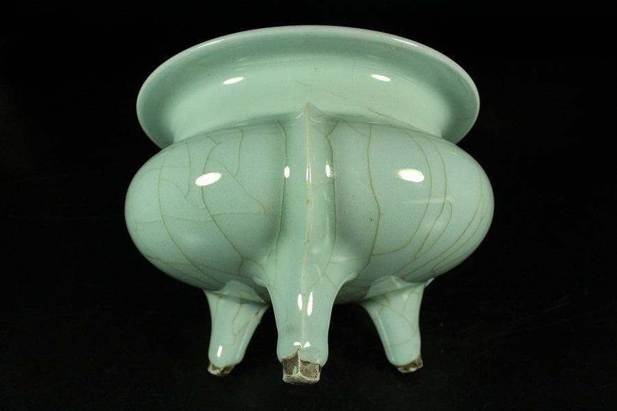 中国美術 袴腰 三足 青磁香炉(K-XA947)