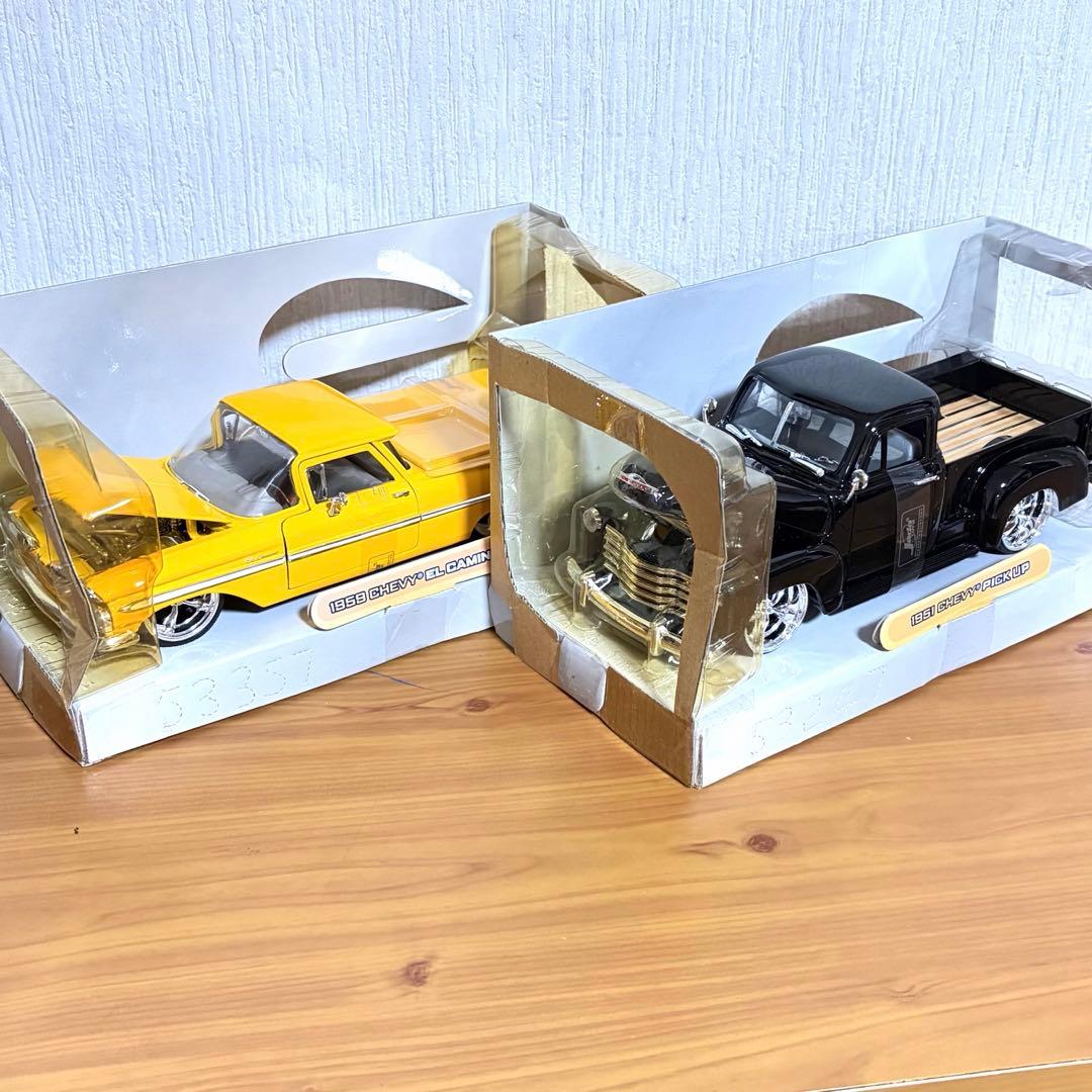 Jada Toys DUB CITY OLDSKOOL 1/24 車 ミニカー