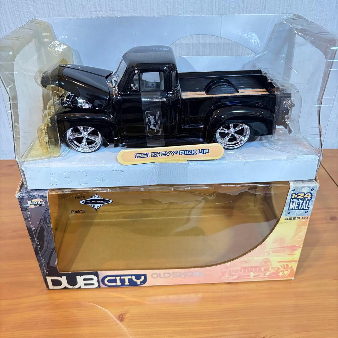 Jada Toys DUB CITY OLDSKOOL 1/24 車 ミニカー