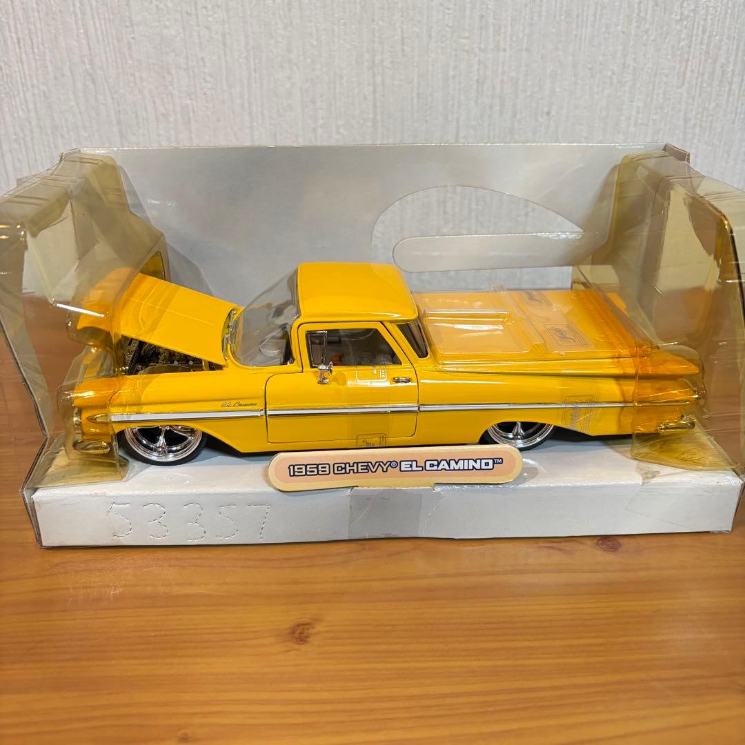 Jada Toys DUB CITY OLDSKOOL 1/24 車 ミニカー