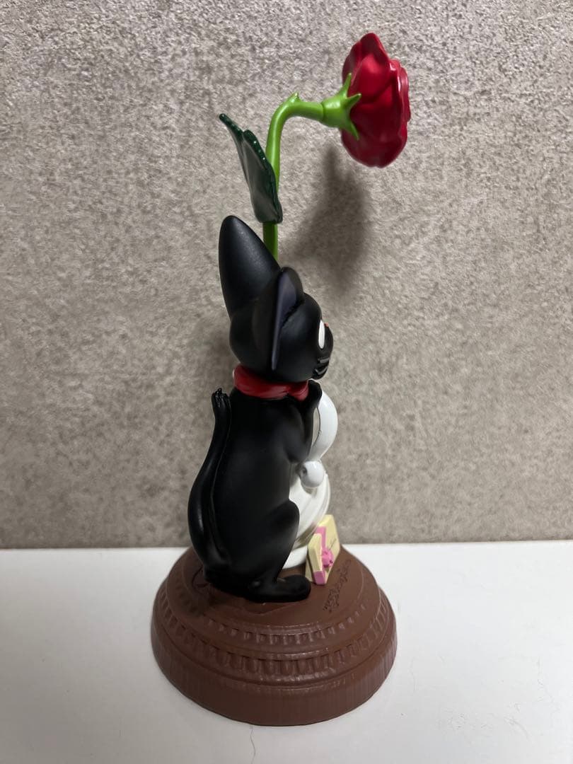 ジブリ 魔女の宅急便 一輪のバラ 2022年カレンダー ジジ