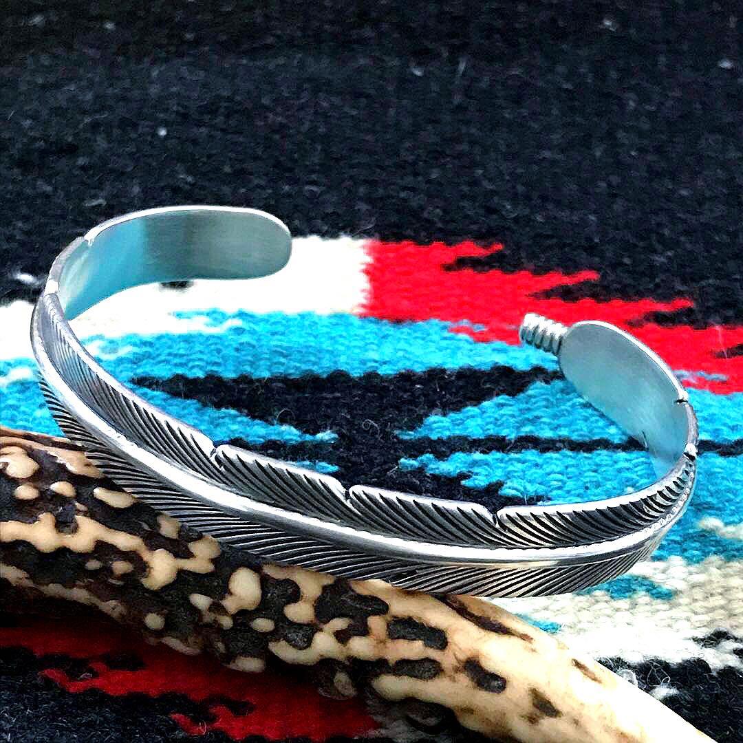 ☆ハル☆ ハーヴィーメイス　　　フェザー　シルバーバングル