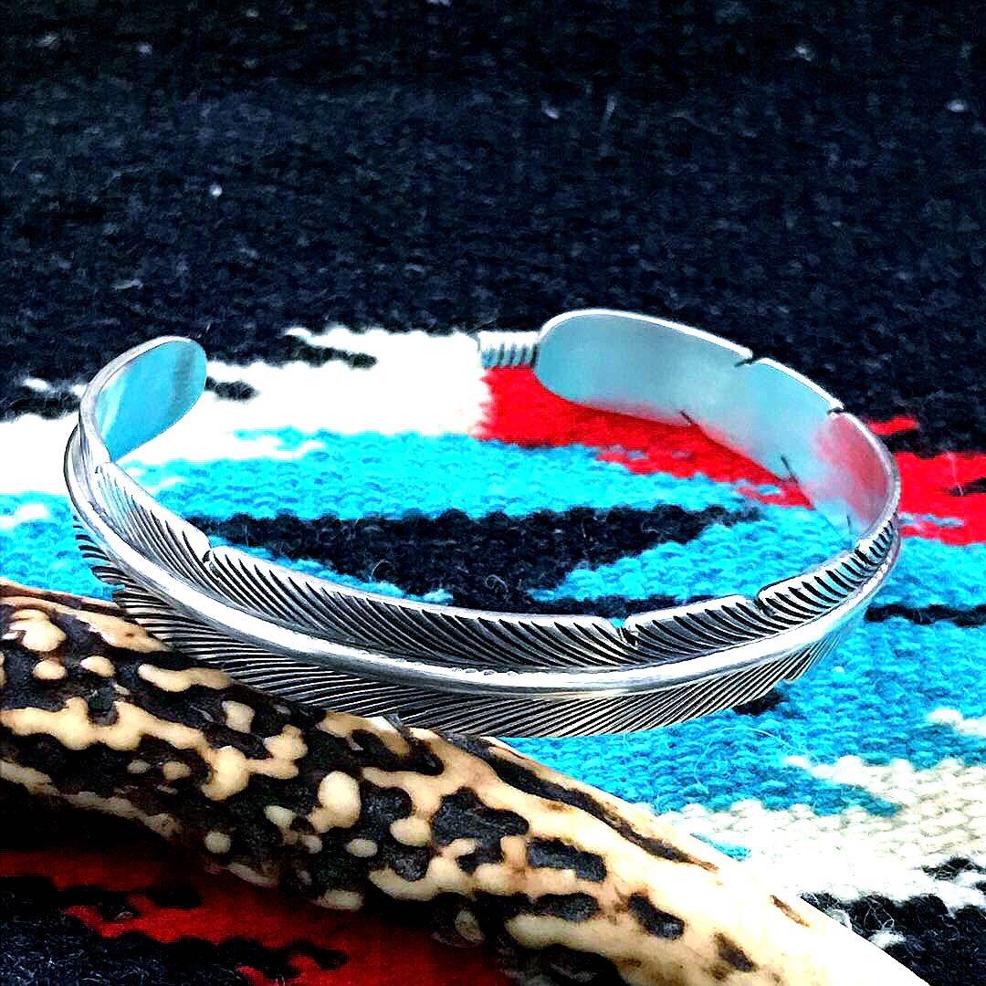 ☆ハル☆ ハーヴィーメイス　　　フェザー　シルバーバングル