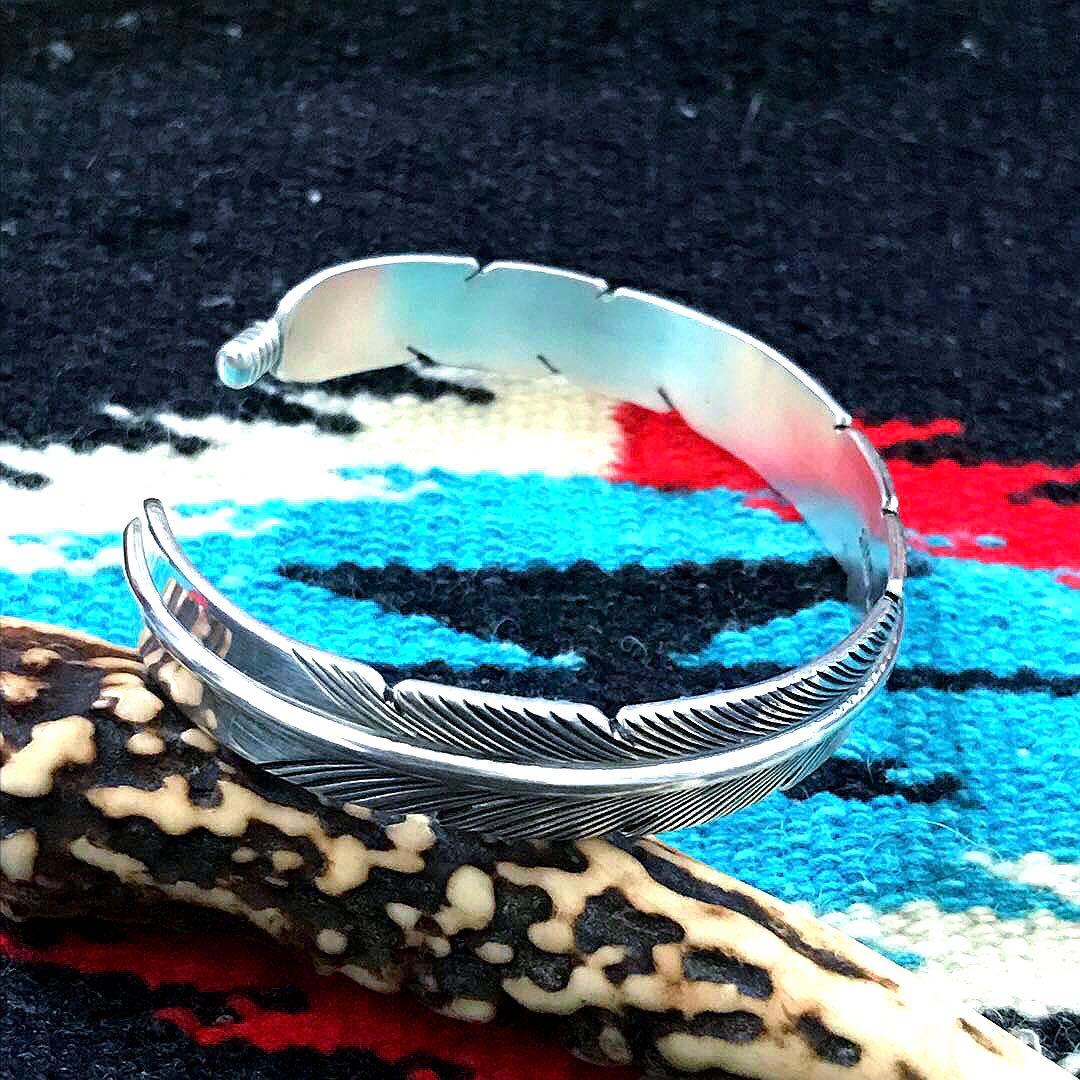 ☆ハル☆ ハーヴィーメイス　　　フェザー　シルバーバングル