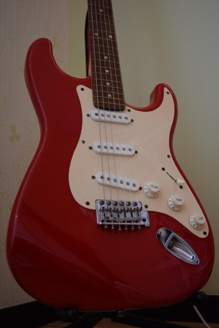 FERNANDES ストラトタイプ 初心者の方にオススメです