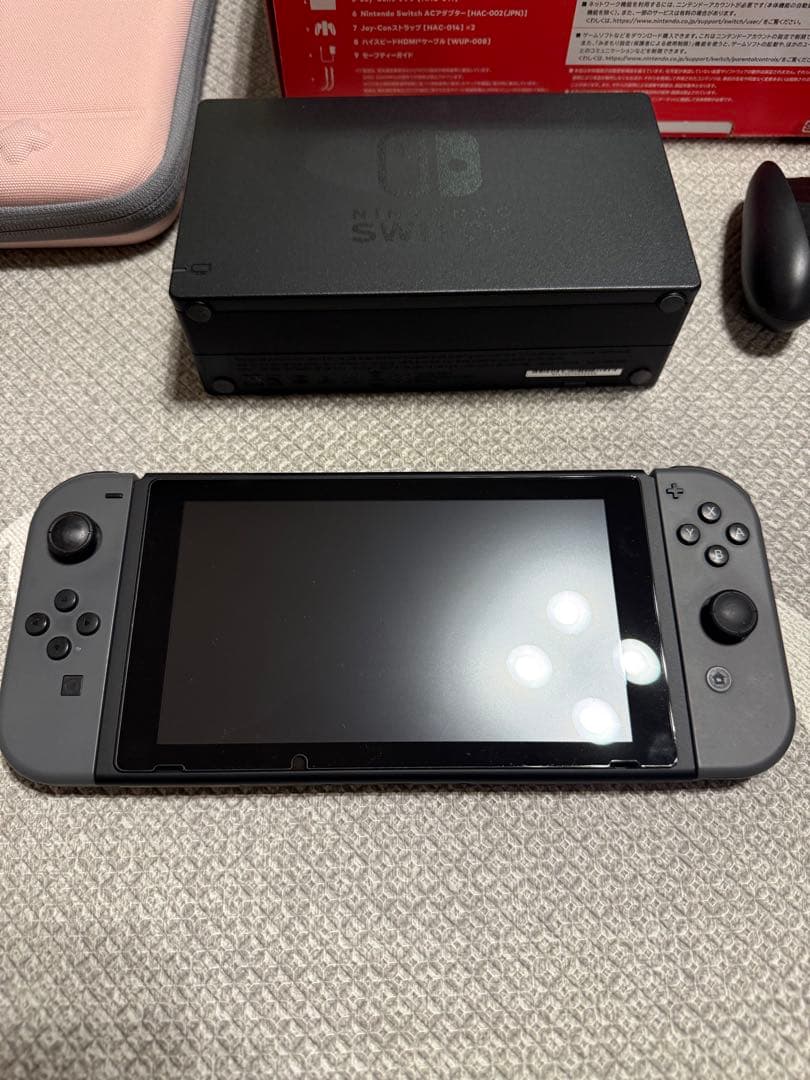 Nintendo Switch 本体 + 付属品 + キャリングケース