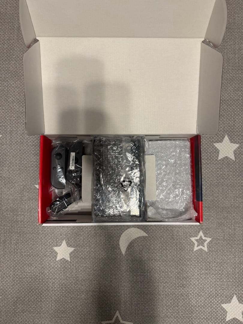 Nintendo Switch 本体 + 付属品 + キャリングケース