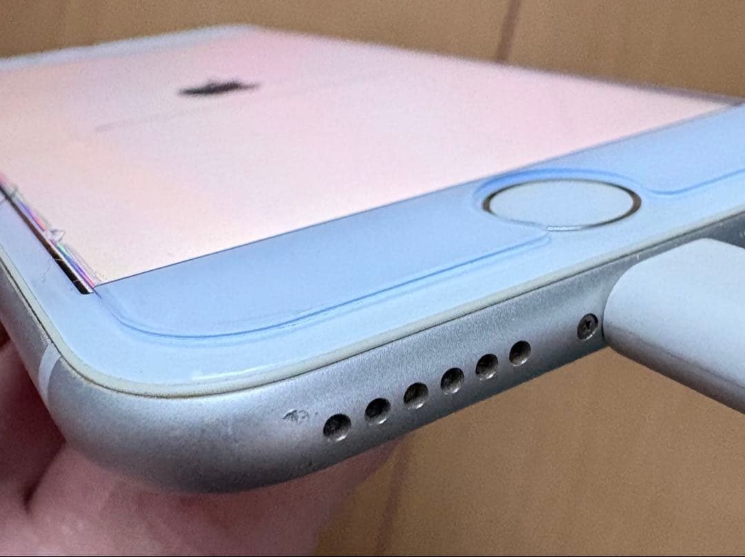 Apple iPhone 8 64GB シルバー　本体