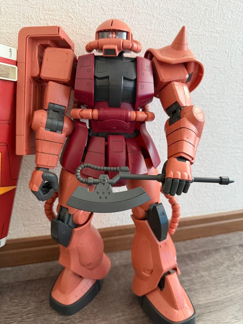 ガンダム、シャア専用ザクメガサイズモデルセット　ジャンク完成品