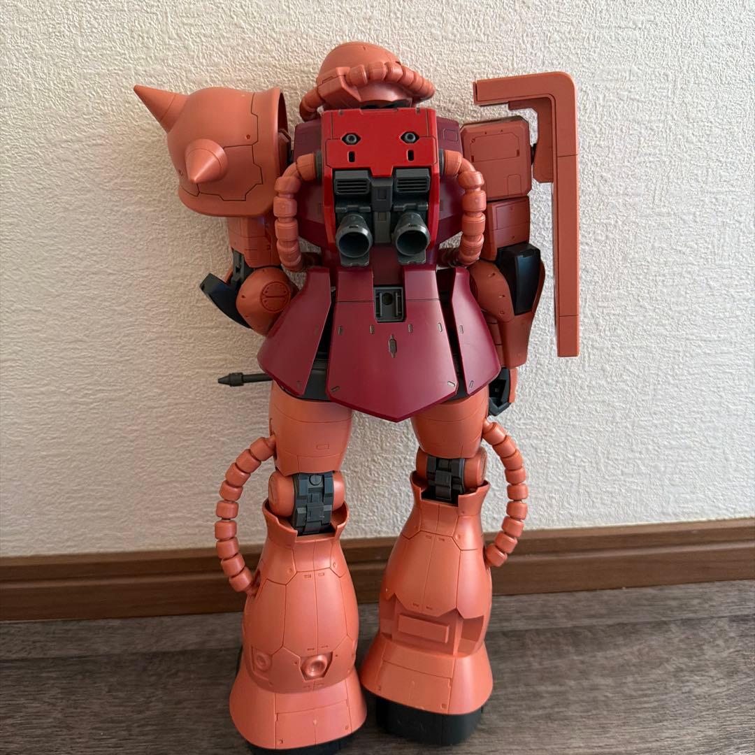 ガンダム、シャア専用ザクメガサイズモデルセット　ジャンク完成品