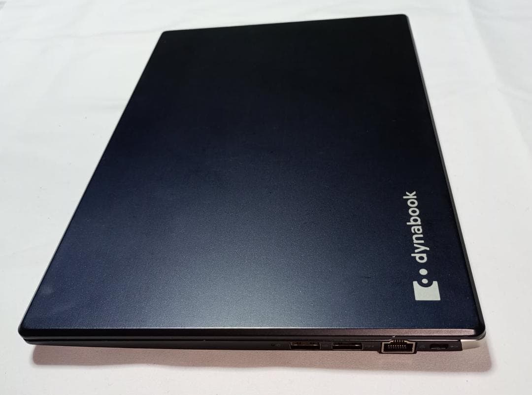【美品】Dynabook 超軽量779g 8世代 i5/8G/256G オフィス