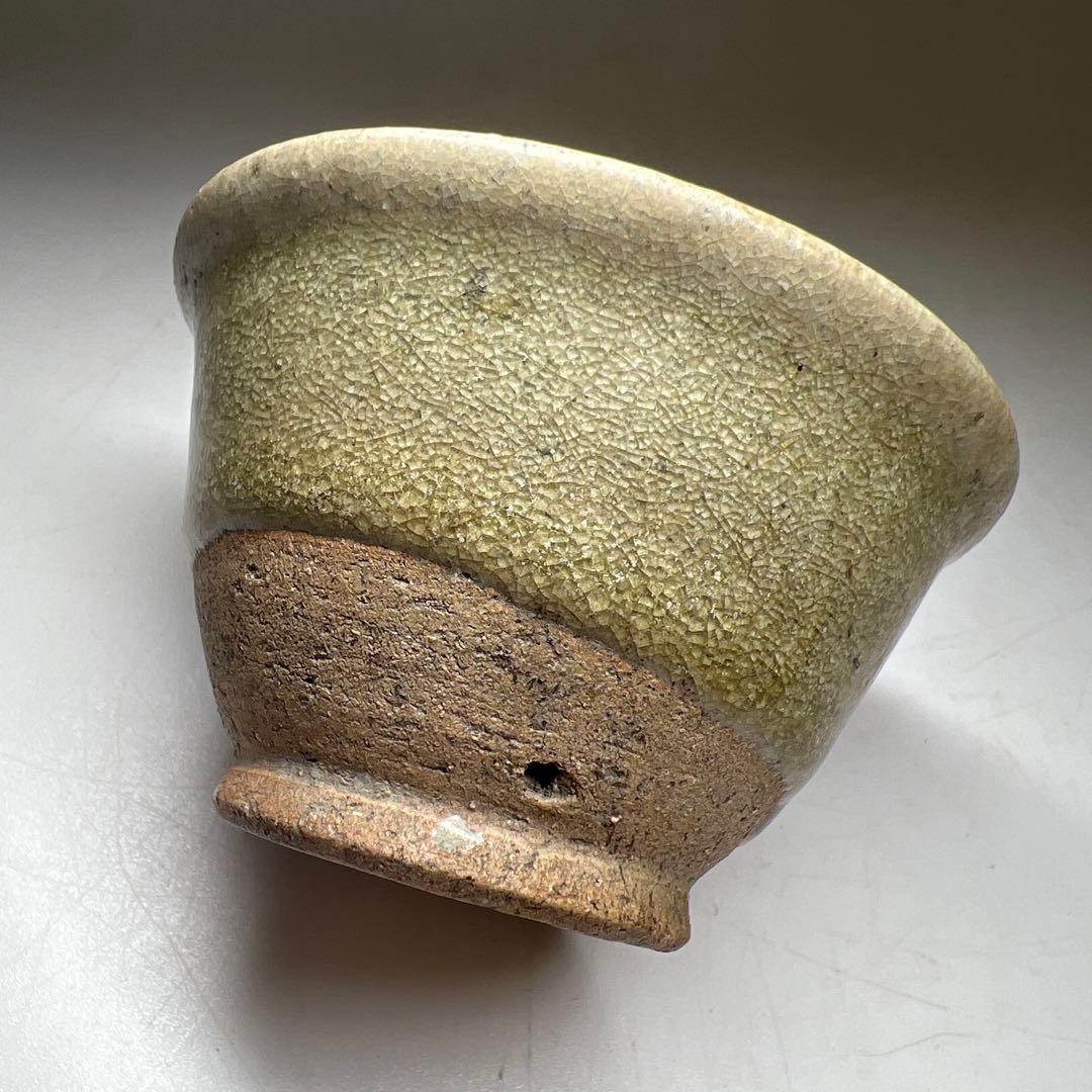 中国元時代　七官青磁ぐい呑　口径約7㎝　東Y7-1208③