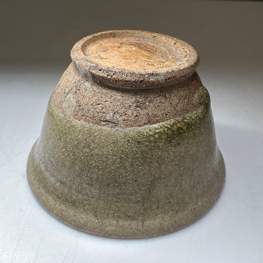 中国元時代　七官青磁ぐい呑　口径約7㎝　東Y7-1208③