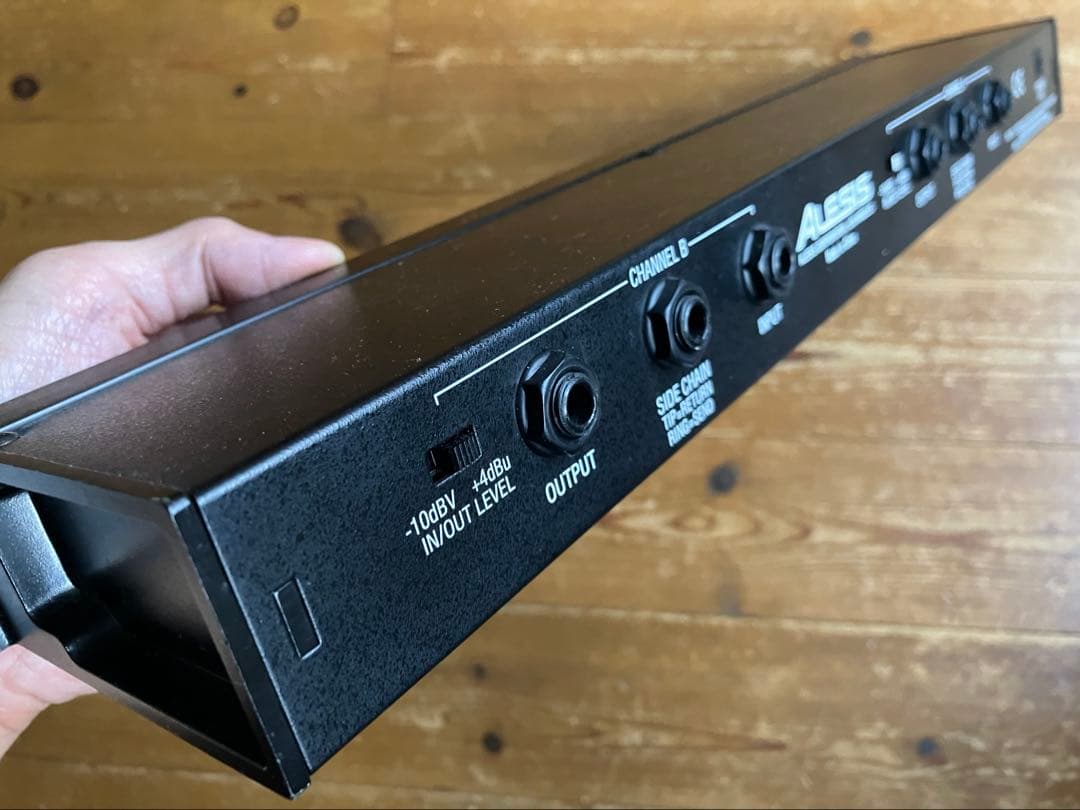 ● Alesis 3630 Compressor 改造品 名機