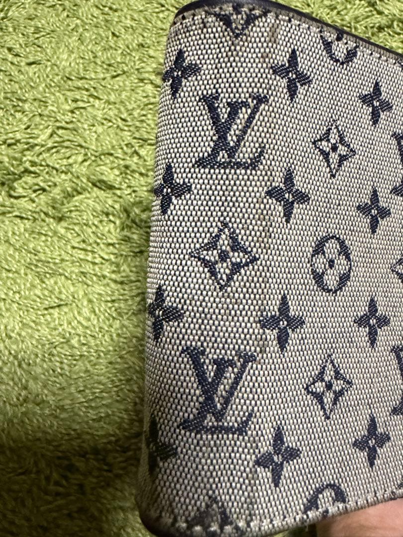 ルイヴィトンモノグラム・ウォレット 使用回数少ない　多少の汚れあり