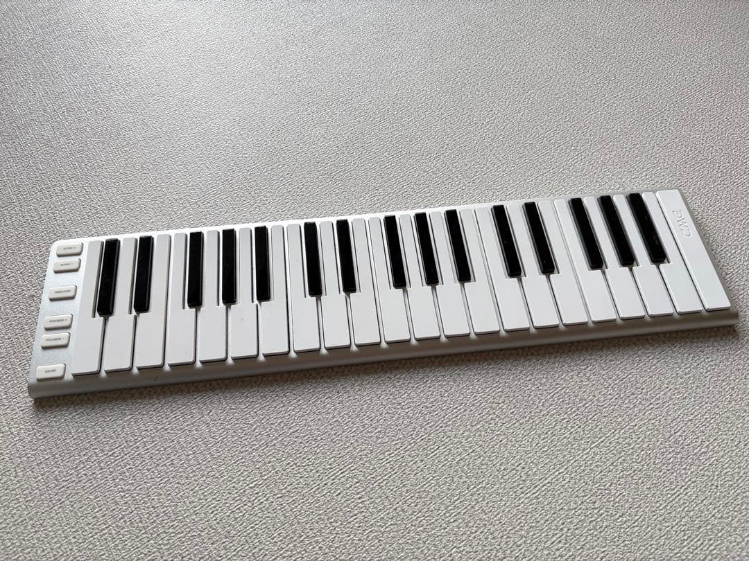 Xkey 37 MIDIキーボード
