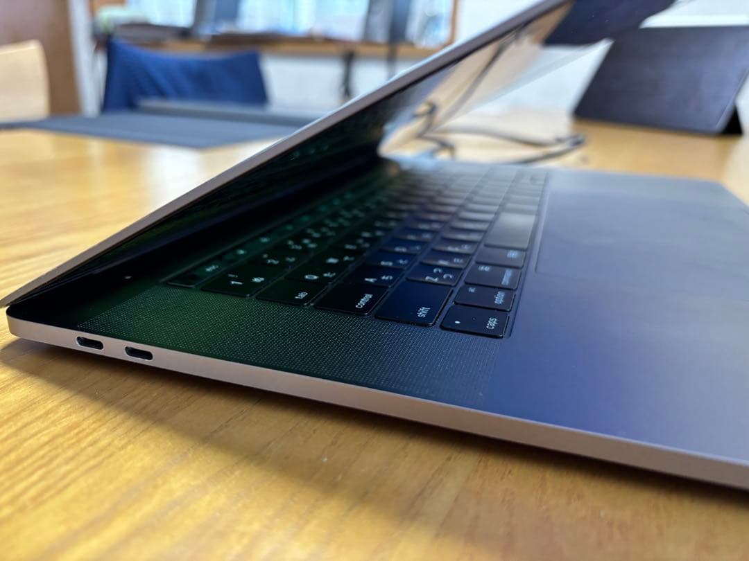 MacBook Pro (15-inch, 2016) 本体