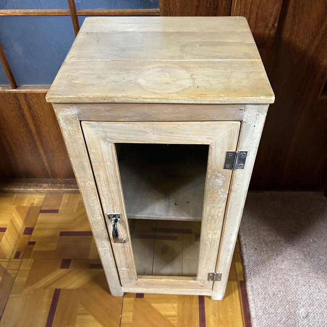 脚付き アンティーク調 ガラス ￼キャビネット