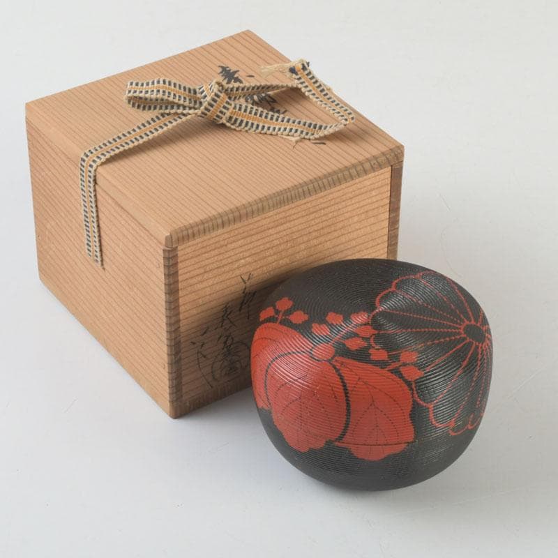 茶道具　塗師　川瀬表完作　内金菊桐紋　寿輪平棗　共箱　V　9541