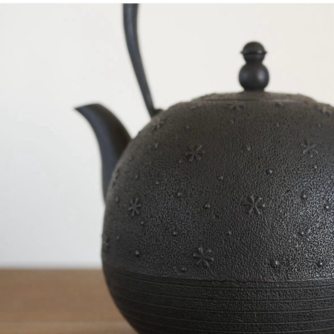 【美品】高橋大益 南部鉄瓶 鋳鉄製鉄瓶 六花 刻印、箱あり IH可