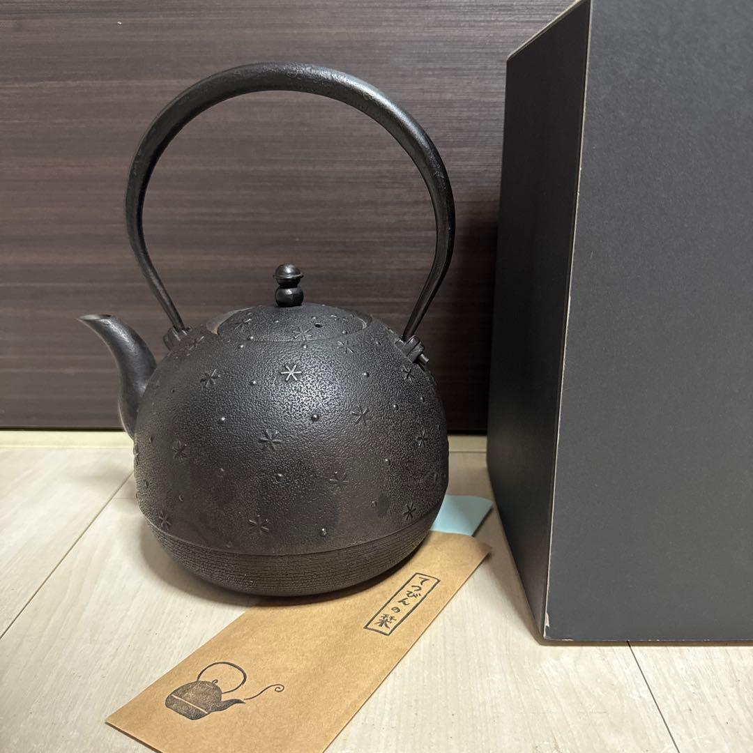 【美品】高橋大益 南部鉄瓶 鋳鉄製鉄瓶 六花 刻印、箱あり IH可