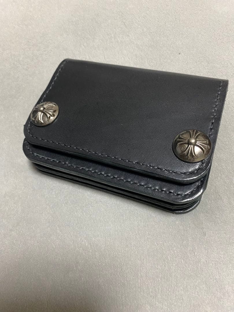 【姫路レザー】ミニトラッカーウォレット　ブラック クロスコンチョ