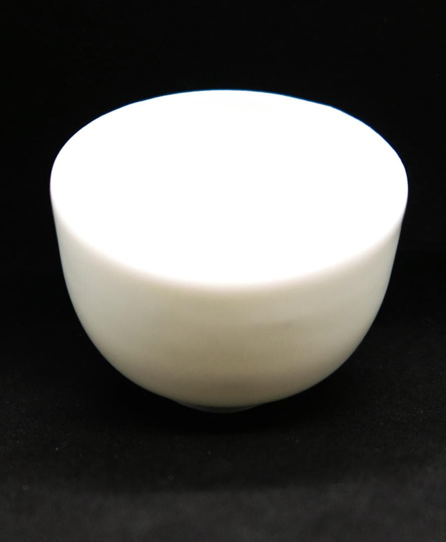 ぐい呑み（酒杯／お猪口）作家物　久岡冬彦作　白磁　奈良県　天風窯